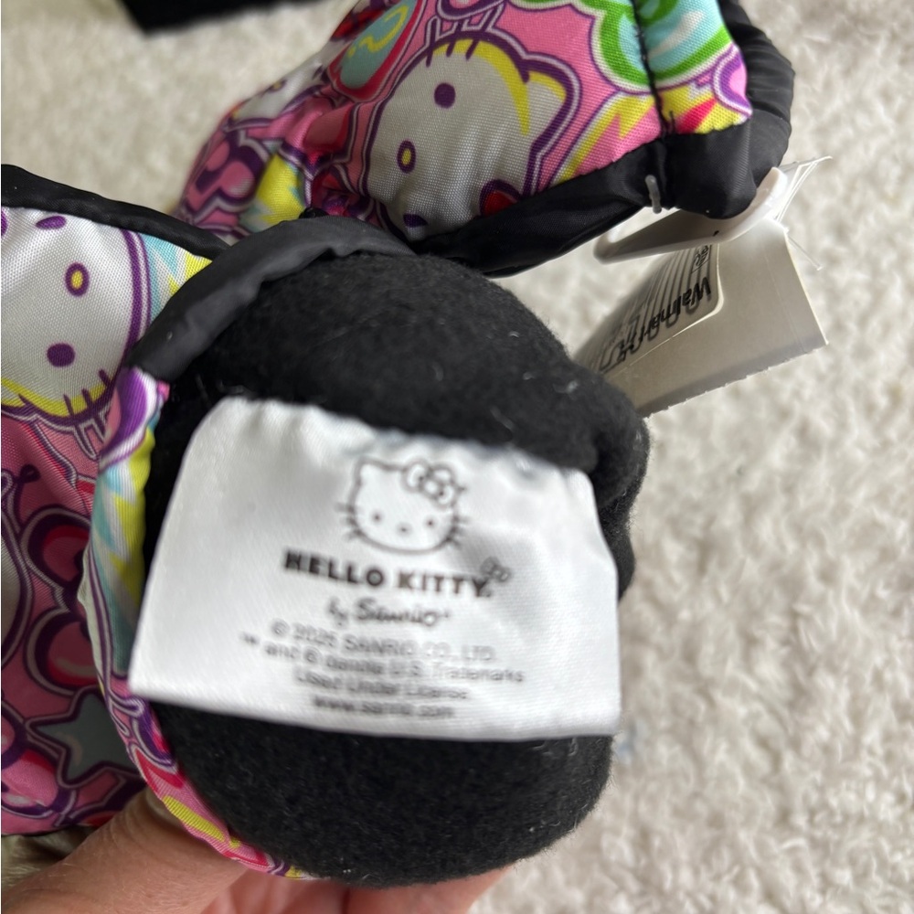 Bioworld Hello Kitty Colorful Kids Mittens - Picture 7 of 8